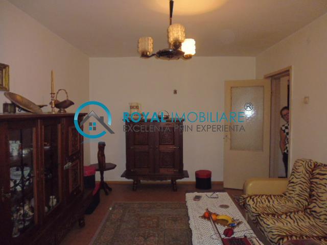 Royal Imobiliare   apartament 4 camere de vanzare in Ploiesti, zona Gheorghe Doja