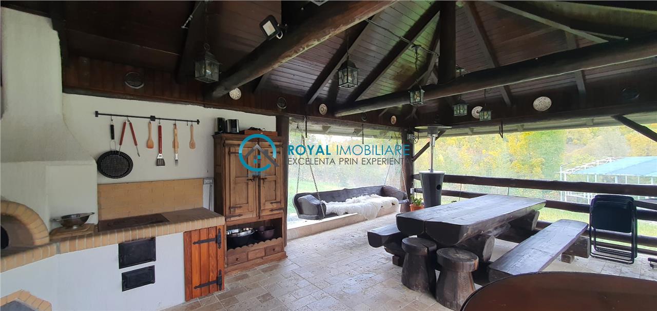 Royal Imobiliare  vanzare vila/ casa de vacanta zona CAMPINA
