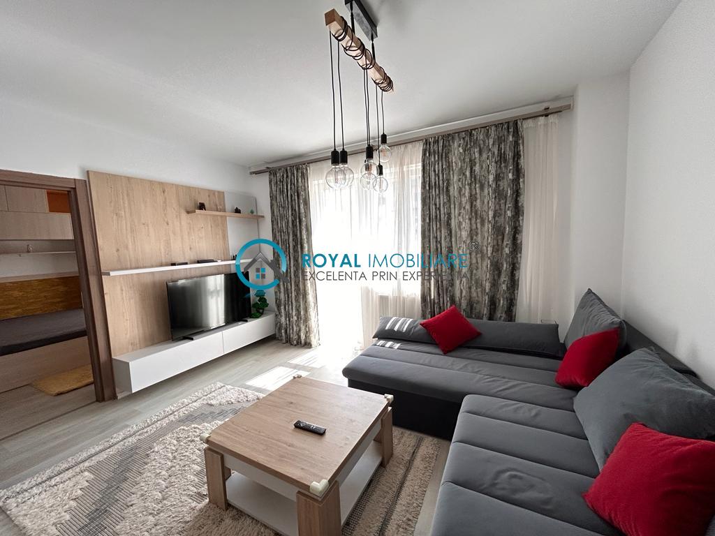 Royal Imobiliare   Vanzare Apartament zona 9 Mai