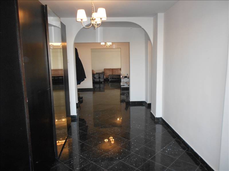Royal Imobiliare   apartament 4 camere de vanzare in Ploiesti, zona Ultracentral