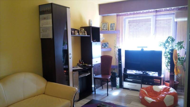 Royal Imobiliare   apartament 3 camere de vanzare in Ploiesti, zona Penes Curcanul
