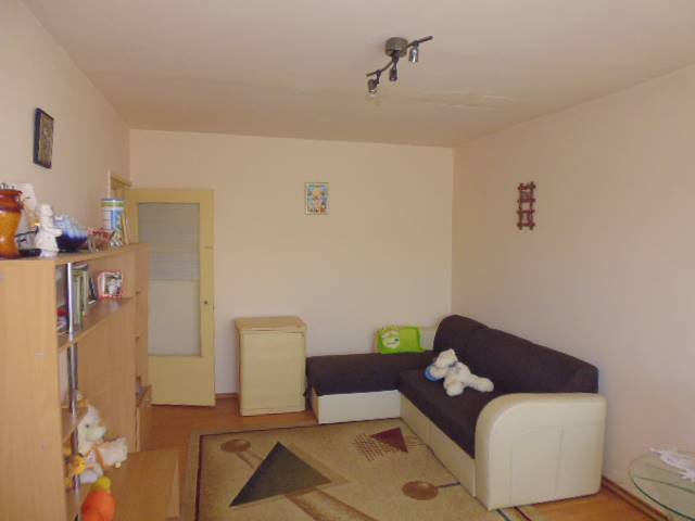 Royal Imobiliare   apartament 3 camere de vanzare in Ploiesti, zona Penes Curcanul