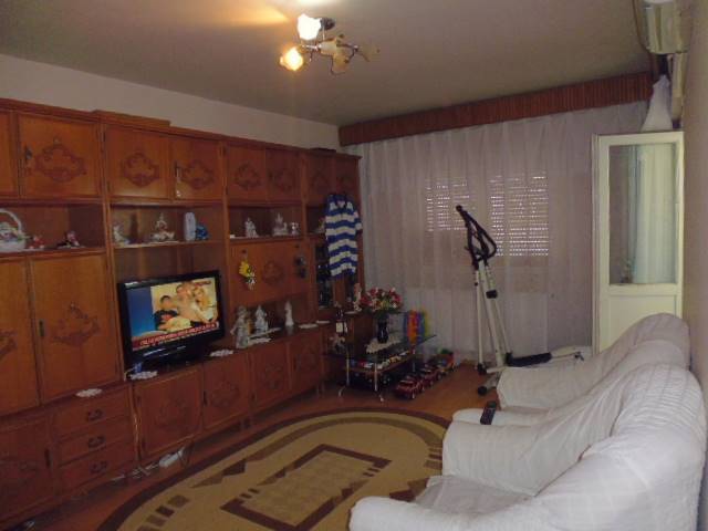 Royal Imobiliare   apartament 3 camere de vanzare in Ploiesti, zona Paltinis