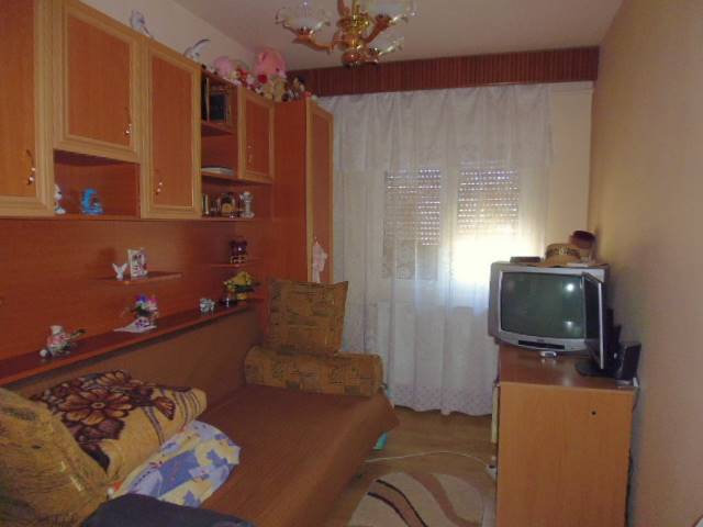 Royal Imobiliare   apartament 3 camere de vanzare in Ploiesti, zona Paltinis