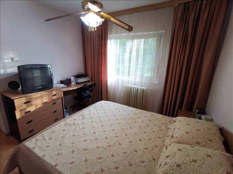 Royal Imobiliare   apartament 3 camere de vanzare in Ploiesti, zona 9 Mai