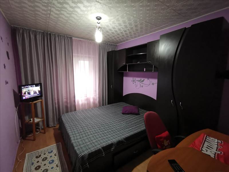 Royal Imobiliare   apartament 3 camere de vanzare in Ploiesti, zona Marasesti