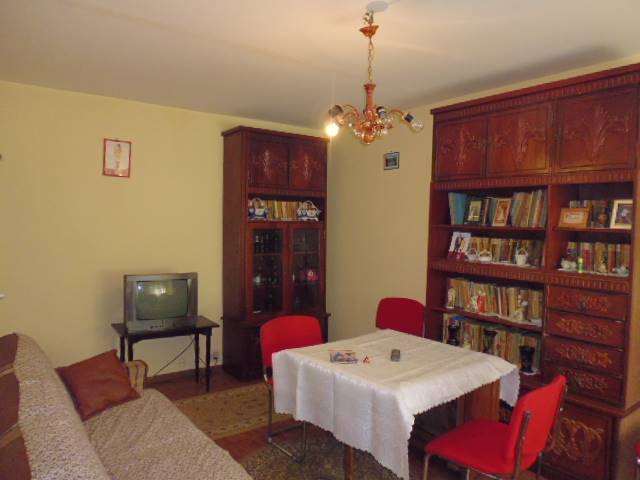 Royal Imobiliare   apartament 3 camere de inchiriat in Ploiesti, zona Democratiei