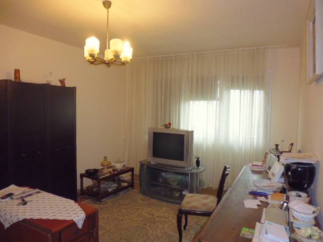 Royal Imobiliare   apartament 4 camere de vanzare in Ploiesti, zona Vest   Lamaita