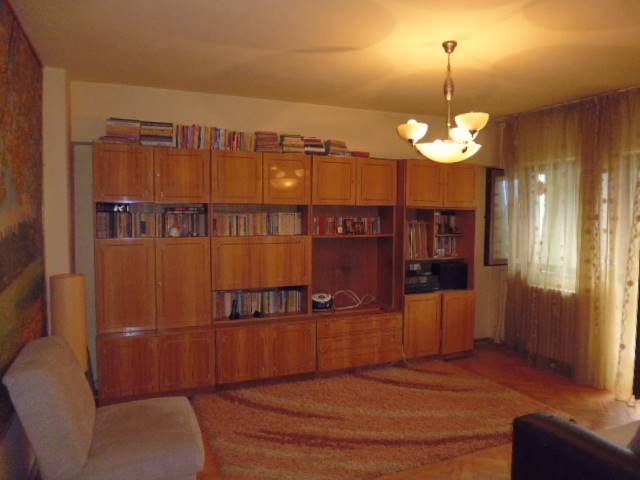 Royal Imobiliare   apartament 3 camere de vanzare in Ploiesti, zona Republicii