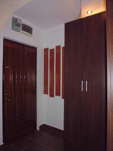 Royal Imobiliare   apartament 3 camere de vanzare in Ploiesti, zona Cantacuzino