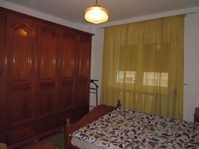 Royal Imobiliare   apartament 3 camere de vanzare in Ploiesti, zona P ta Mihai Viteazu