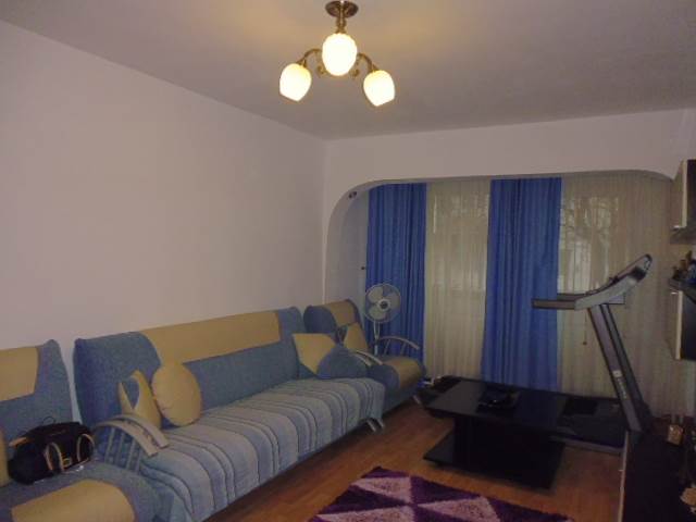 Royal Imobiliare   apartament 3 camere de vanzare in Ploiesti, zona Malu Rosu