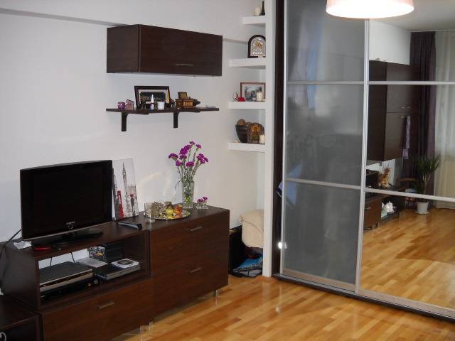 Royal Imobiliare   apartament 3 camere de inchiriat in Ploiesti, zona Republicii