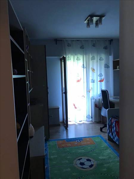 Royal Imobiliare   apartament 3 camere de inchiriat in Ploiesti, zona Enachita Vacarescu