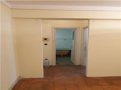 Royal Imobiliare  Vanzare apartament 2 camere, zona Ultracentral