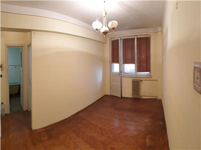 Royal Imobiliare- Vanzare apartament 2 camere, zona Ultracentral