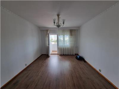 Royal Imobiliare - Vanzare apartament 3 camere, zona Cantacuzino