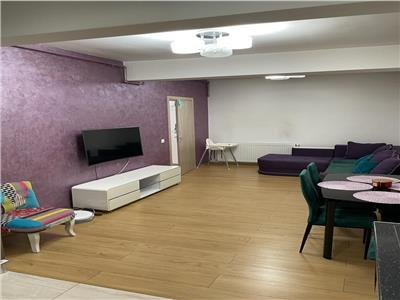 Royal Imobiliare - Vanzare apartament 3 camere, zona 9 Mai