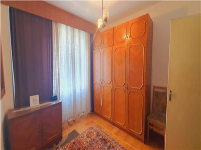Royal Imobiliare   Vanzare apartament 3 camere, zona P ta Mihai Viteazu